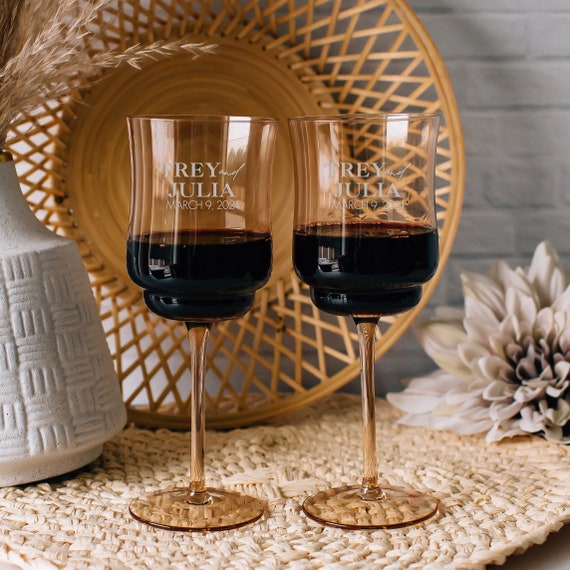 Personalized etched wine glass set of two, Stemmed wine glasses