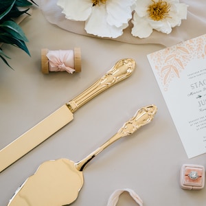 Personalized Gold Wedding Cake Knife and Server Set 2pc Custom Engraved Classic Gold Cake Serving Set, Personalized Wedding Gift image 3