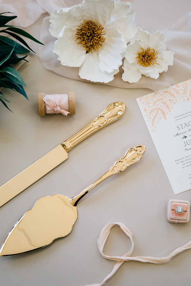 Personalized Gold Wedding Cake Knife and Server Set 2pc Custom Engraved Classic Gold Cake Serving Set, Personalized Wedding Gift image 3