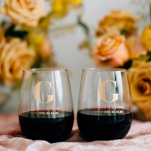 Personalized Couples Wedding Stemless Wine Glasses Set of TWO Custom Engraved Wine Glasses, Personalized Anniversary Gift, Engagement Gift image 4