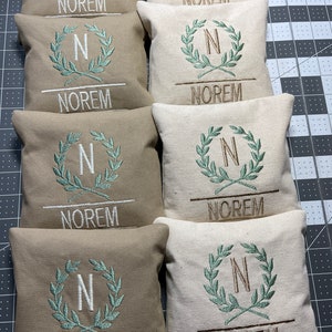 8 CORNHOLE BAGS Custom Embroidered : last name