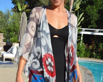Prześwitujące jedwabne kimono: abstrakcyjny kwiatowy wzór, lekki płaszcz przeciwdeszczowy