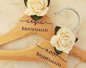 NEW 22! White Rose Personalised wedding hangers, Bridal party gift,Maid of Honour dress hanger,Bridesmaid wedding hangers,Wedding day hanger