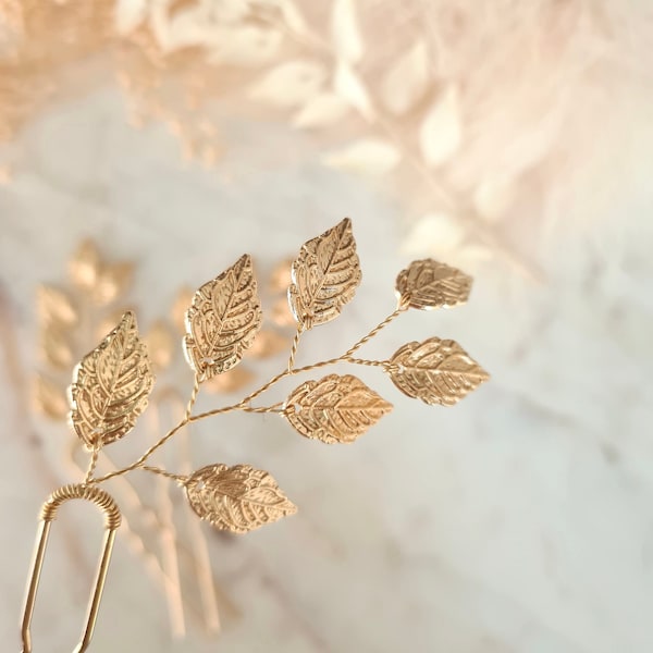 Épingles à cheveux de mariée minimalistes et délicates feuilles d'or | Épingles à cheveux de demoiselle d'honneur | Coiffe de mariée feuille d'or | Accessoire pour cheveux de mariage | millésime