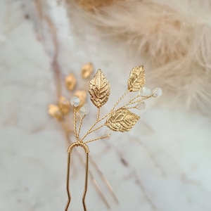 Vintage and Delicate Leaves & Crystals Bridal Hair Pins Bridesmaid Hair Pins Gold Leaf Bridal Headpiece Wedding Hair Accessory image 2