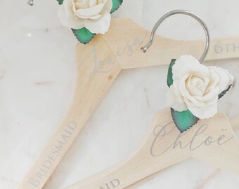 White Rose Personalised wedding hangers, Bridal party gift, Maid of Honour dress hanger, Bridesmaid wedding hangers, Wedding day hanger