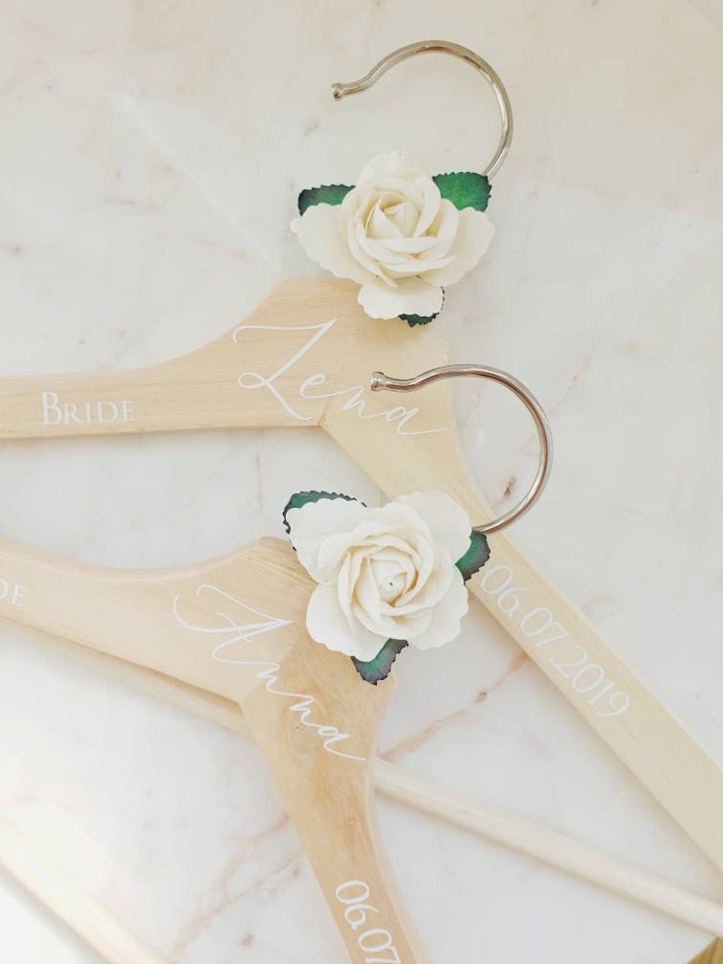 White Rose Personalised wedding hangers, Bridal party gift, Maid of Honour dress hanger, Bridesmaid wedding hangers, Wedding day hanger 