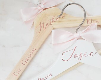 Pink Bow Personalised wedding hangers, Bridal party gift, Maid of Honour dress hanger, Bridesmaid wedding hangers, Wedding day hanger