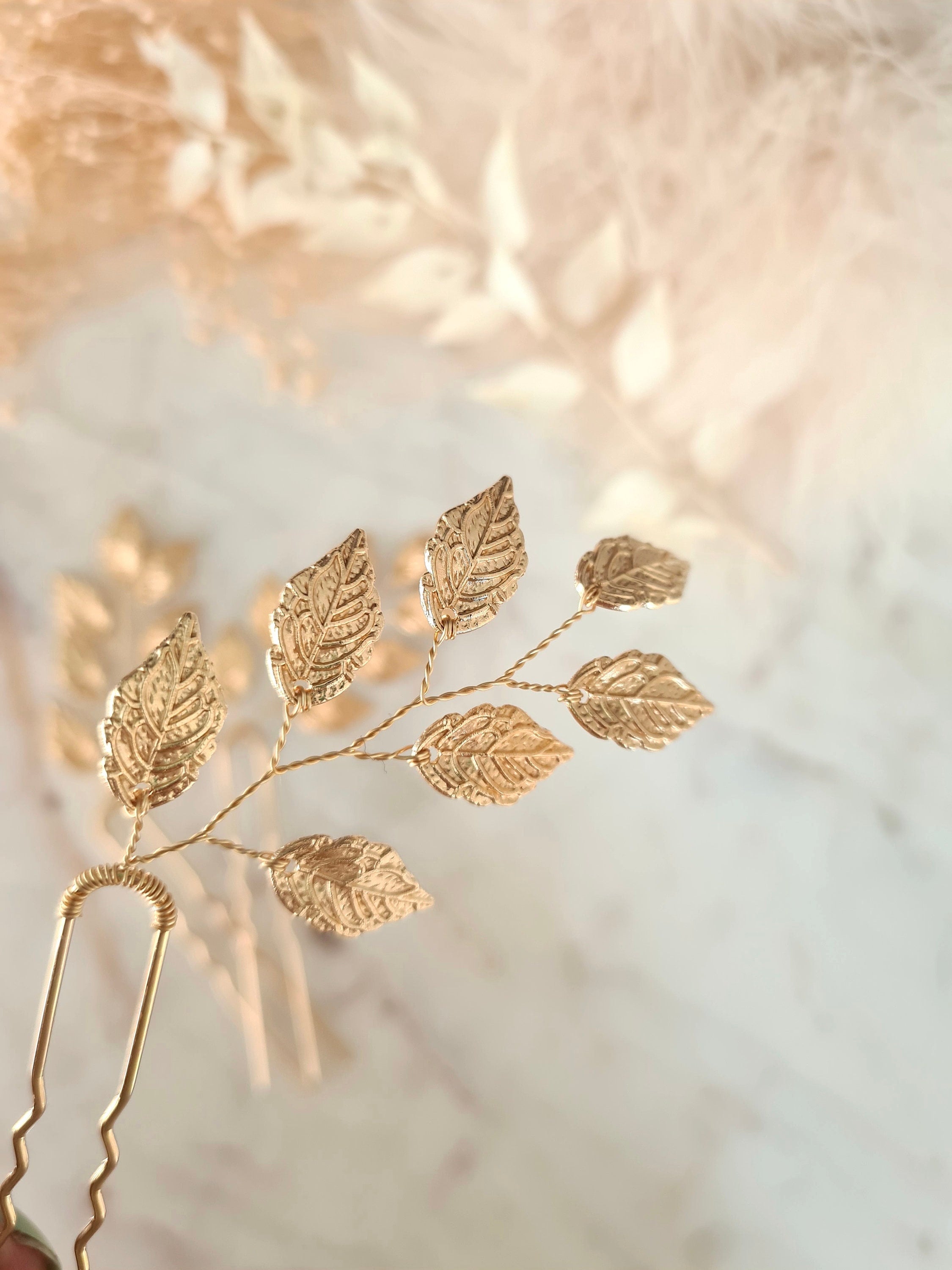 Minimalist and Delicate Gold Leaves Bridal Hair Pins | Bridesmaid Hair Pins | Gold Leaf Bridal Headpiece | Wedding Hair Accessory | Vintage Minimalist and Delicate Gold Leaves Bridal Hair Pins | Bridesmaid Hair Pins | Gold Leaf Bridal Headpiece | Wedding Hair Accessory | Vintage