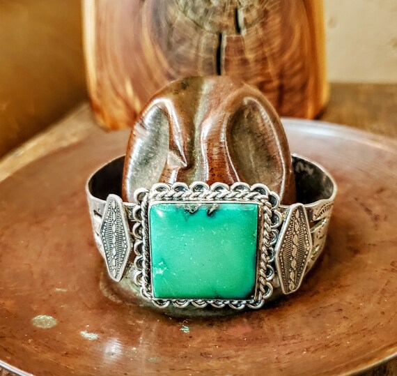 Vintage Navajo Handmade Sterling Turquoise Cuff B… - image 1