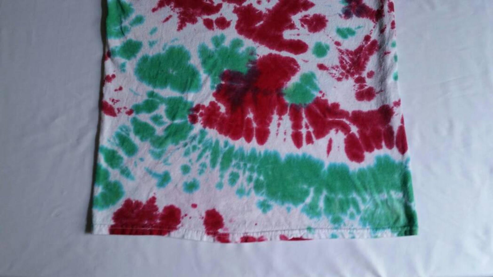 Medium Bright Green and Red Tie Dye T-shirt Handmade in - Etsy
