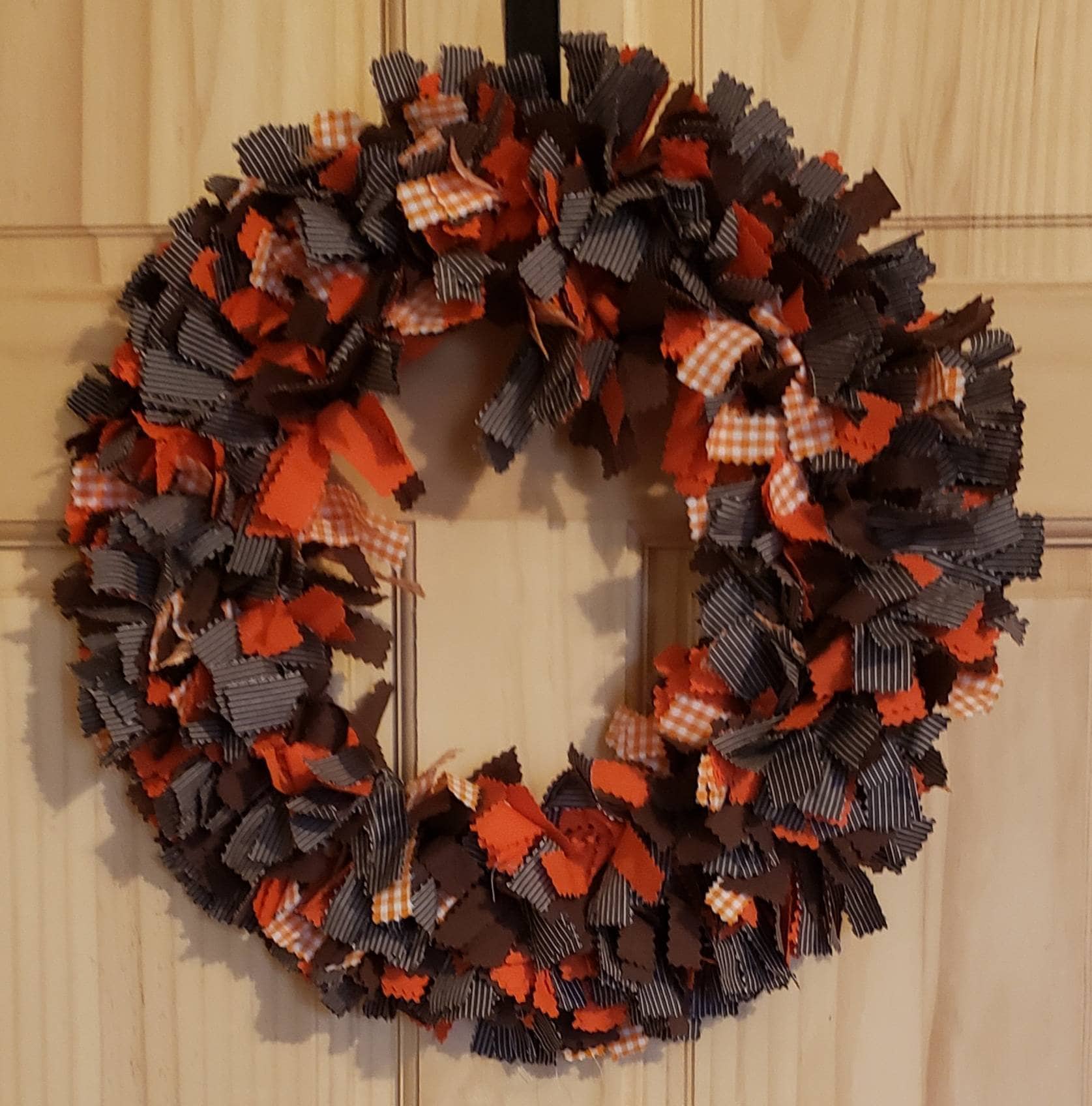 17 inch fabric rag wreath orange and white with a touch of navy