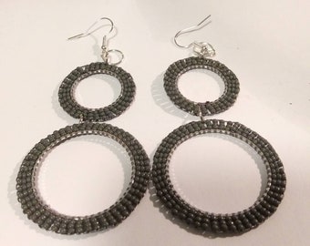 Gray circle dangle earrings