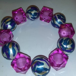 Pink camouflage chunky bead bracelet