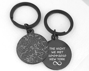 Star map anniversary keychain engraved with names and dates, personalized sky night astrology birthday and valentines gifts for boyfriend