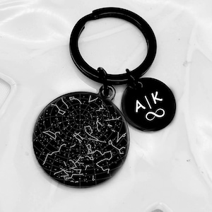 Porte-clés anniversaire carte des étoiles gravé des noms et des dates, cadeaux d'anniversaire astrologie nuit du ciel et Saint-Valentin personnalisés pour petit ami