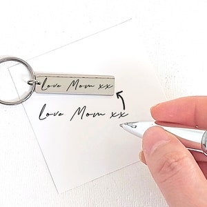 Custom engraved handwriting keychain, personalized memorial bar keyring with signatures or drawings, waterproof memory keepsake.