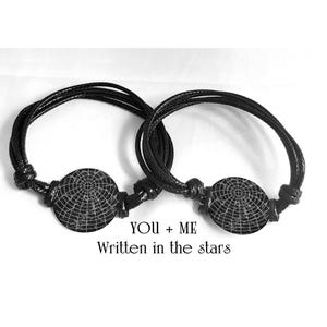 Bracelets pour couple avec gravure d'une carte du ciel nocturne personnalisée, lot de deux bracelets en cuir réglables assortis, bracelets d'amitié.