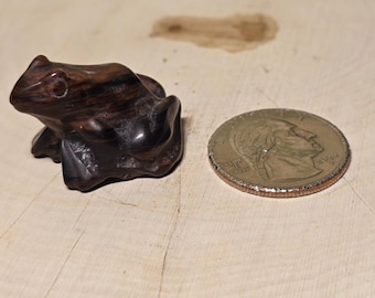 Mini Mahogany Obsidian Frog, Small Keepsake, Small Carving.
