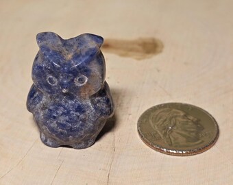 Mini Sodalite Owl, Small Keepsake, Small Carving.