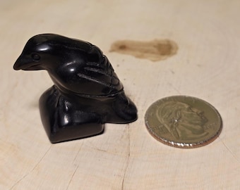 Mini Obsidian Raven, Small Keepsake, Small Carving.