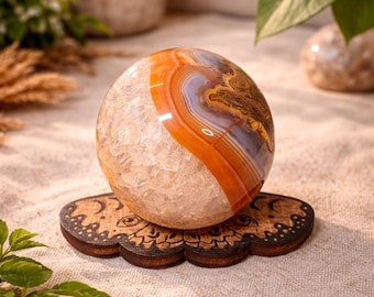 Sardonyx Sphere, 8.10oz, 54mm, Wooden Moth Sphere Stand Included
