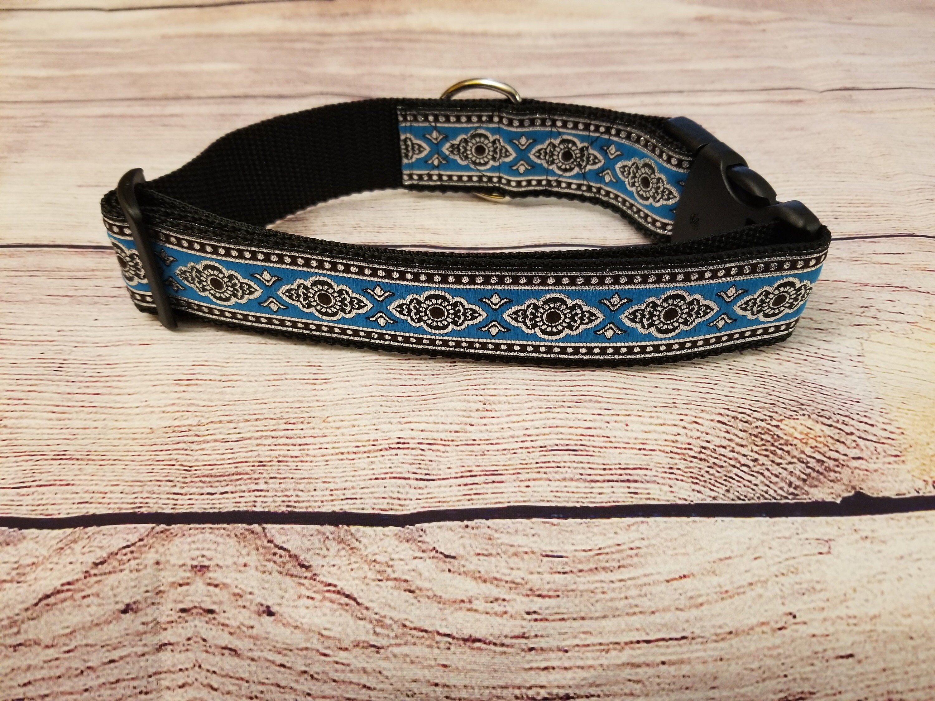 1426 Harmonious Hounds Dog Collar 1.5 width, Jacquard Ribbon, Guitar