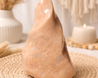 Peach Moonstone Flame, 1lb 5oz, 5" tall. Beautiful Flashy Flame, Home Decor, Reiki, Healing, Moonstone