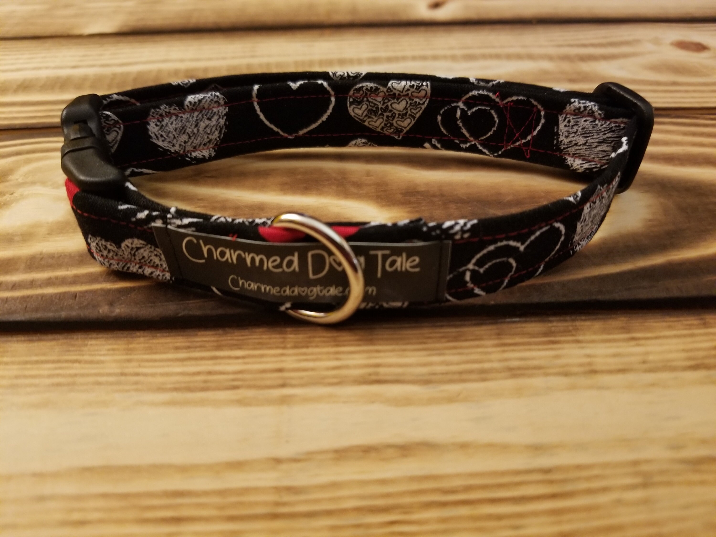 1019 Heart Dog Collar 3/4 Width, Fabric Collar, Pet Collar, Small Dog, Hearts, Heart Dog Collar