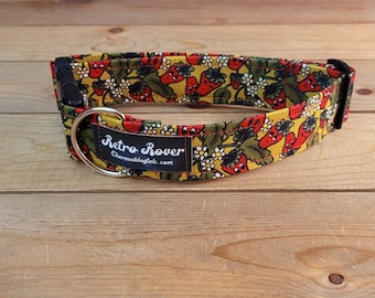 13"-26" Retro Rover Dog Collar 1.5" Width, Pet Collar, Medium, Small, Large Dog Collar, Vintage Dog Collar, Fun Collar, Vintage, Strawberry
