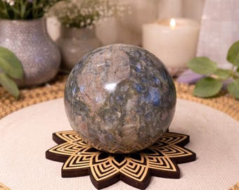 Que Sera Sphere, 14.15oz, 66mm, Wooden Sphere Stand Included