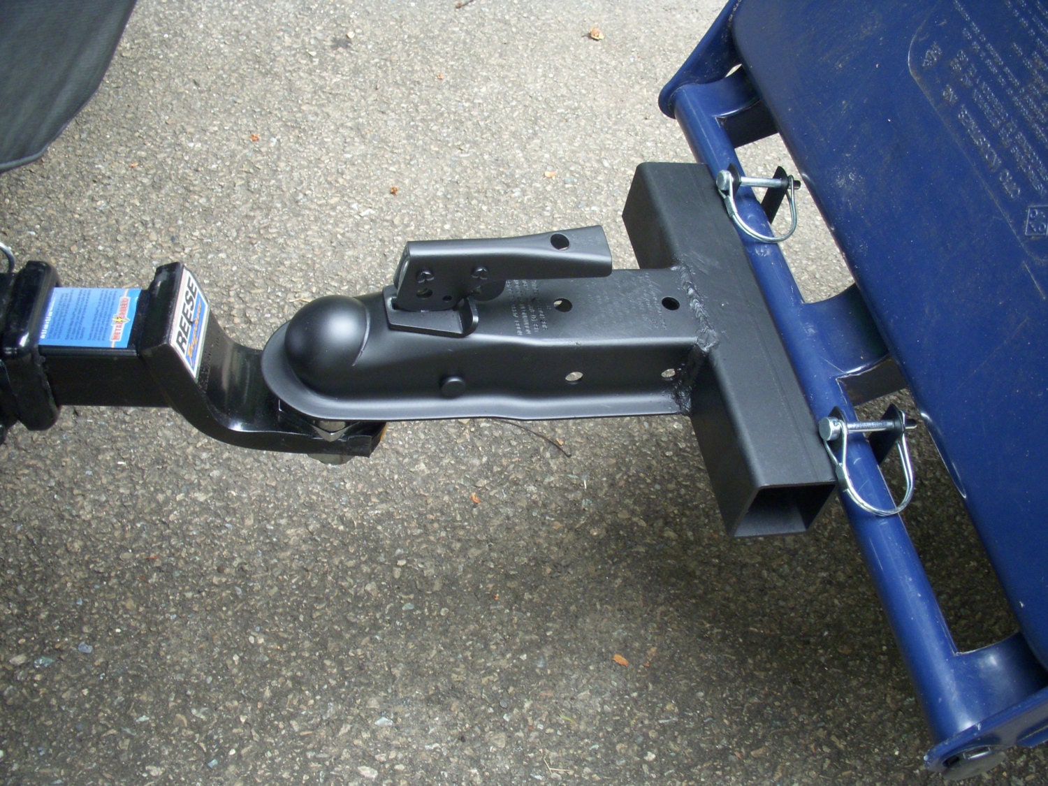 Ball Mounted Trash Can Hauler