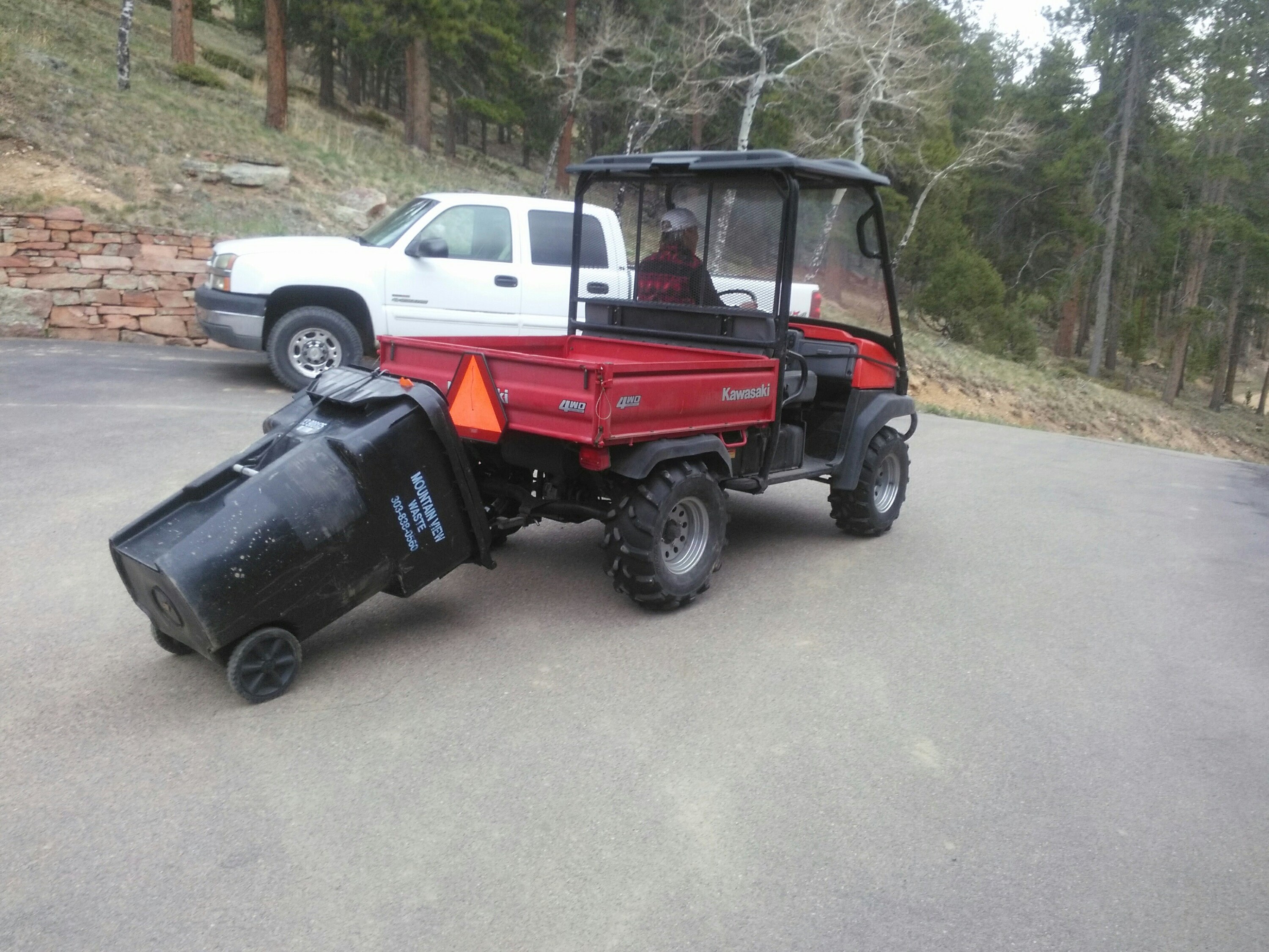 Ball Mounted Trash Can Hauler
