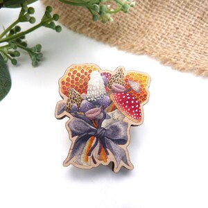 Pin de buquê de fungos, presente de dia dos namorados incomum, estética de cogumelo, arte de micologia, buquê alternativo, dia dos namorados de cogumelo, pin de goblincore