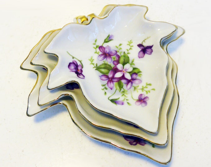 Vintage Ashtrays Lefton Violet Leaf Shape Stacking Ash trays - Mid century Hand panited Matching Floral Dishes - Purple Flower Dishes