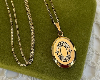 Vintage 12K Gold Filled Oval Locket Necklace - Etched Locket on 12K GF Chain - Black Enamel Design on Pendant Front - Photography Jewelry