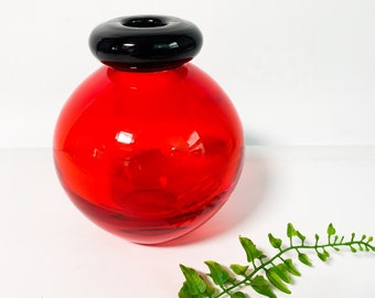 Vintage FORMIA Red & Black  Art Glass Vase l - Mid Century Home Decor Murano Sticker Still Intact - Retro Art Glass