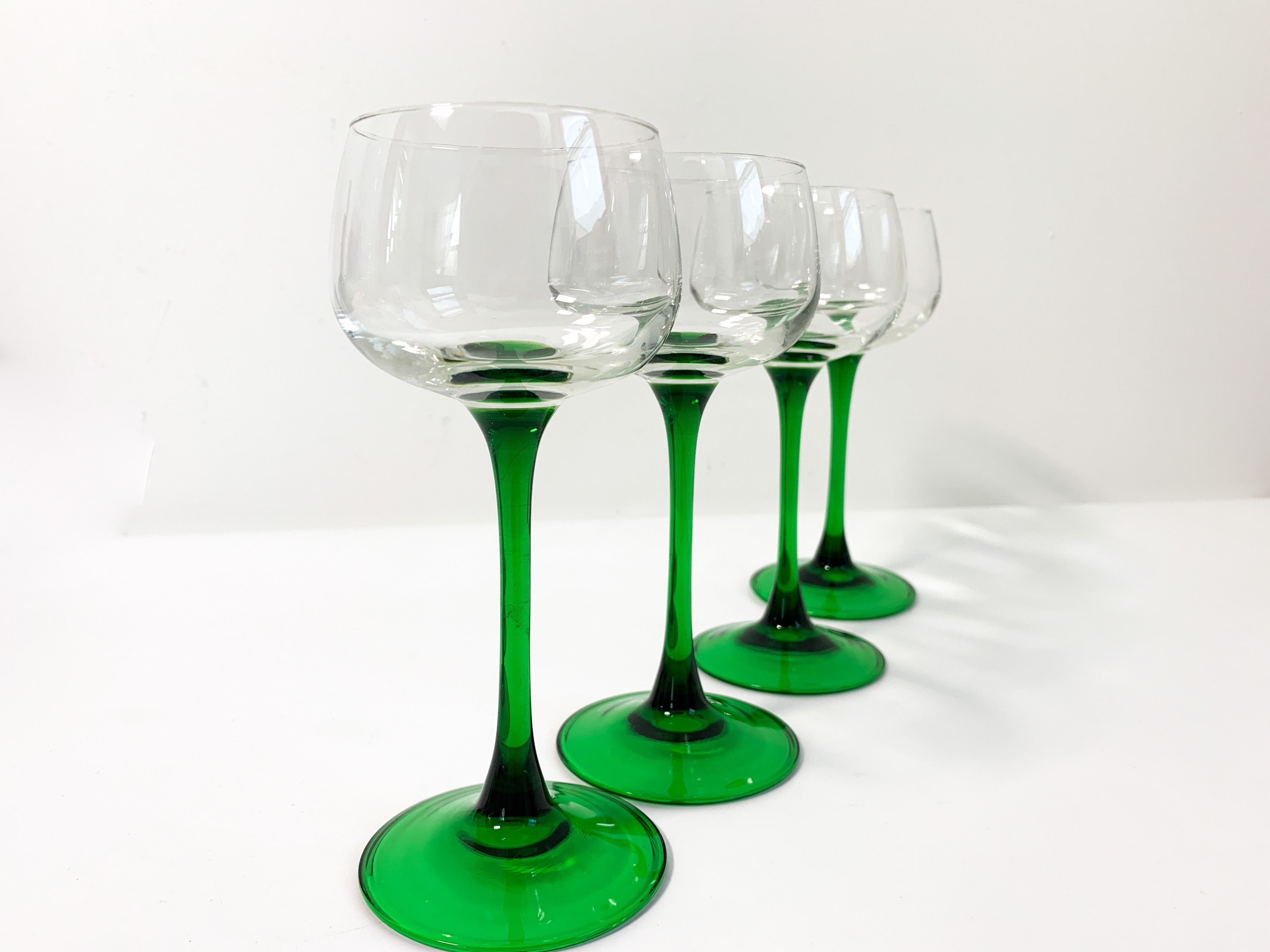 Set Of 4 Olive Green Wine Glasses Long Stem Impressive 9” Tall Goblets