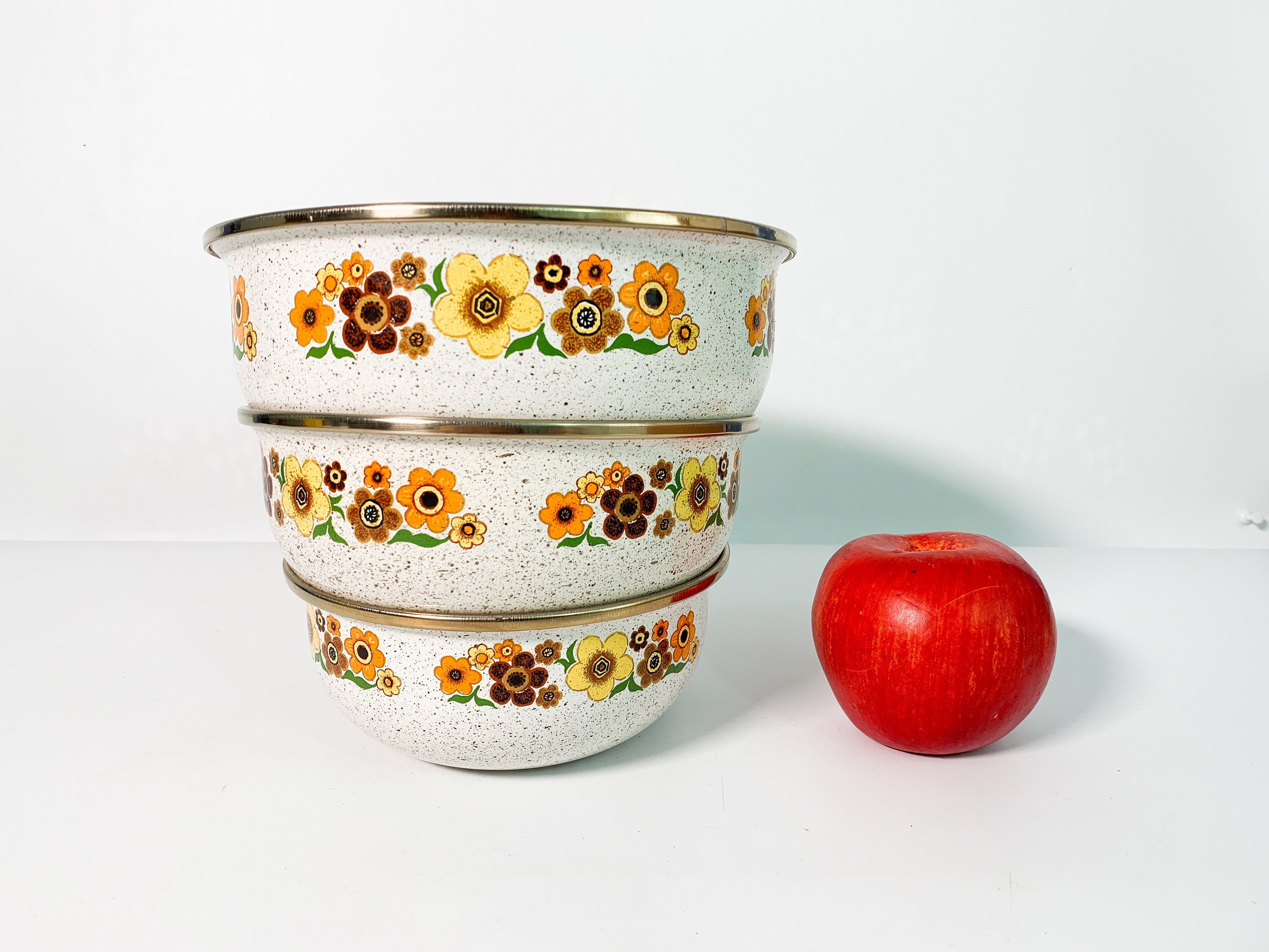 Vintage Set 3 Enamel Bowls Retro Kitchen Tan Brown Yellow Orange Green