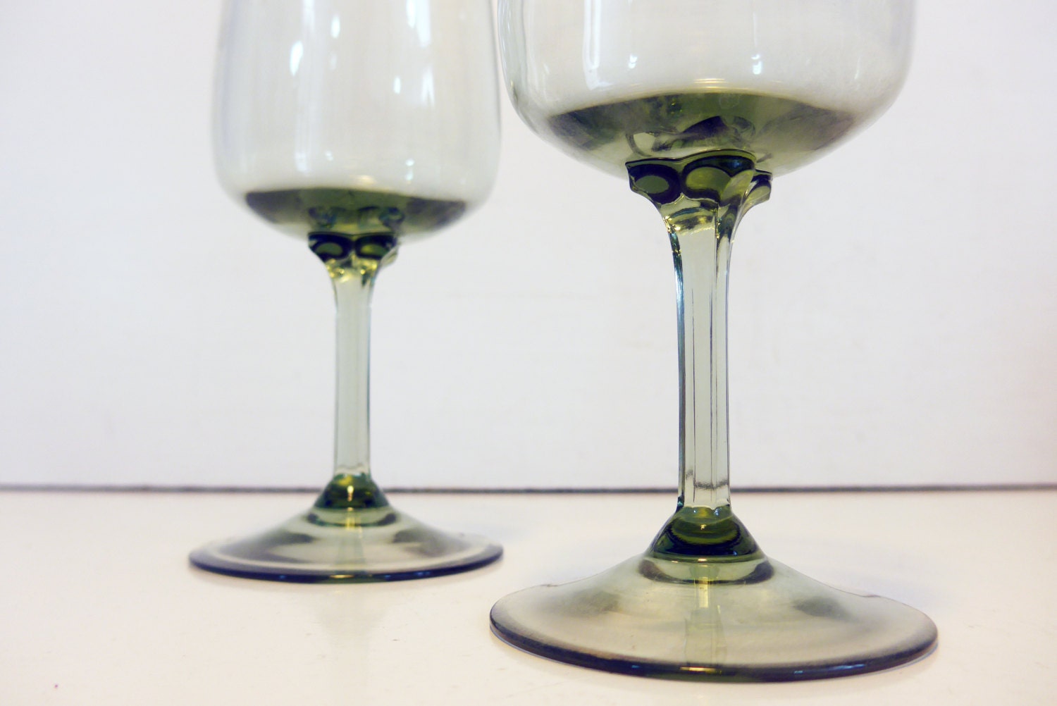 Vintage Set of 6 Stunning Light Green Glasses Stemware Barware 6 Vintage Light Green Wine