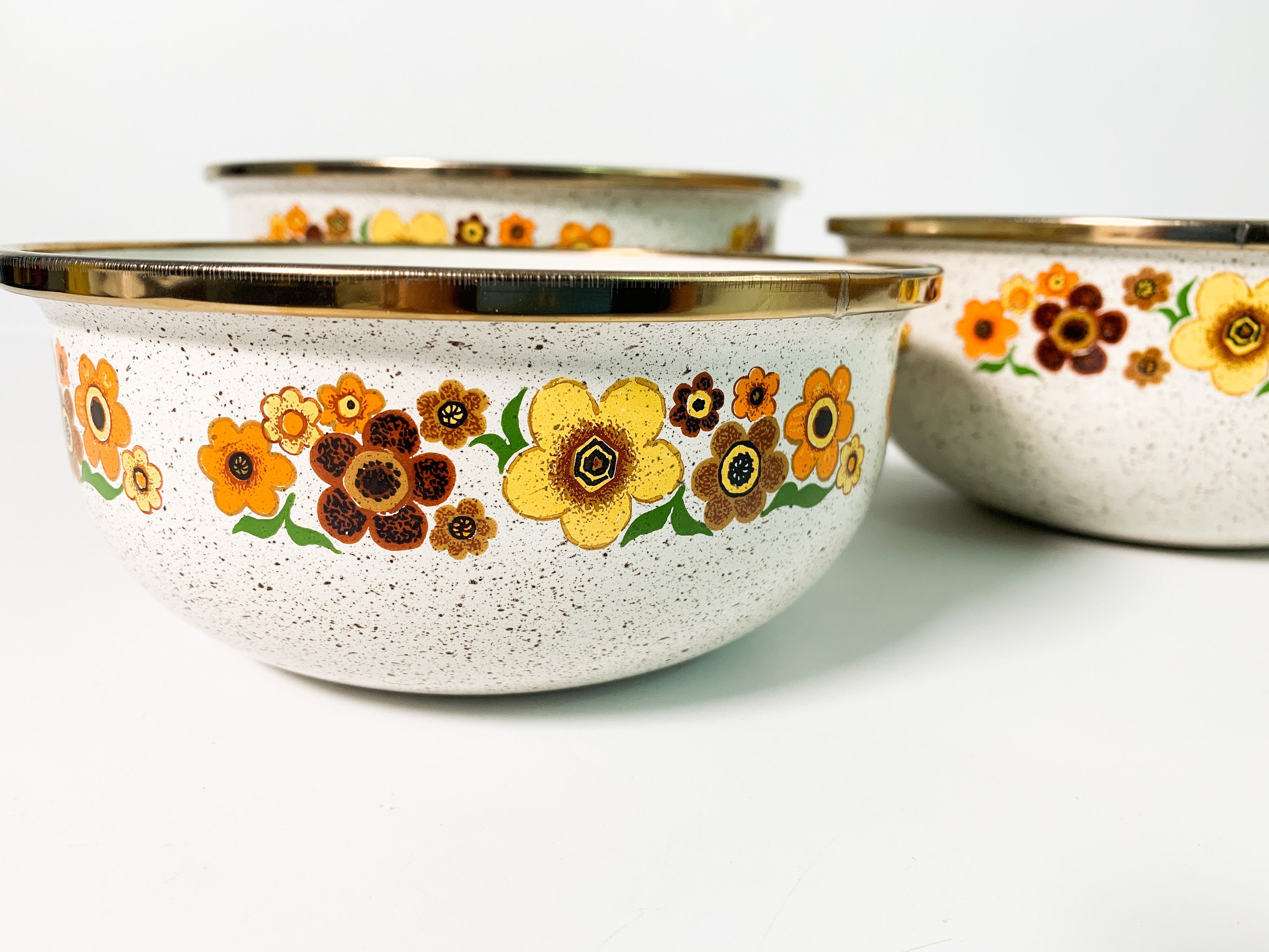 Vintage Set 3 Enamel Bowls Retro Kitchen Tan Brown Yellow Orange Green