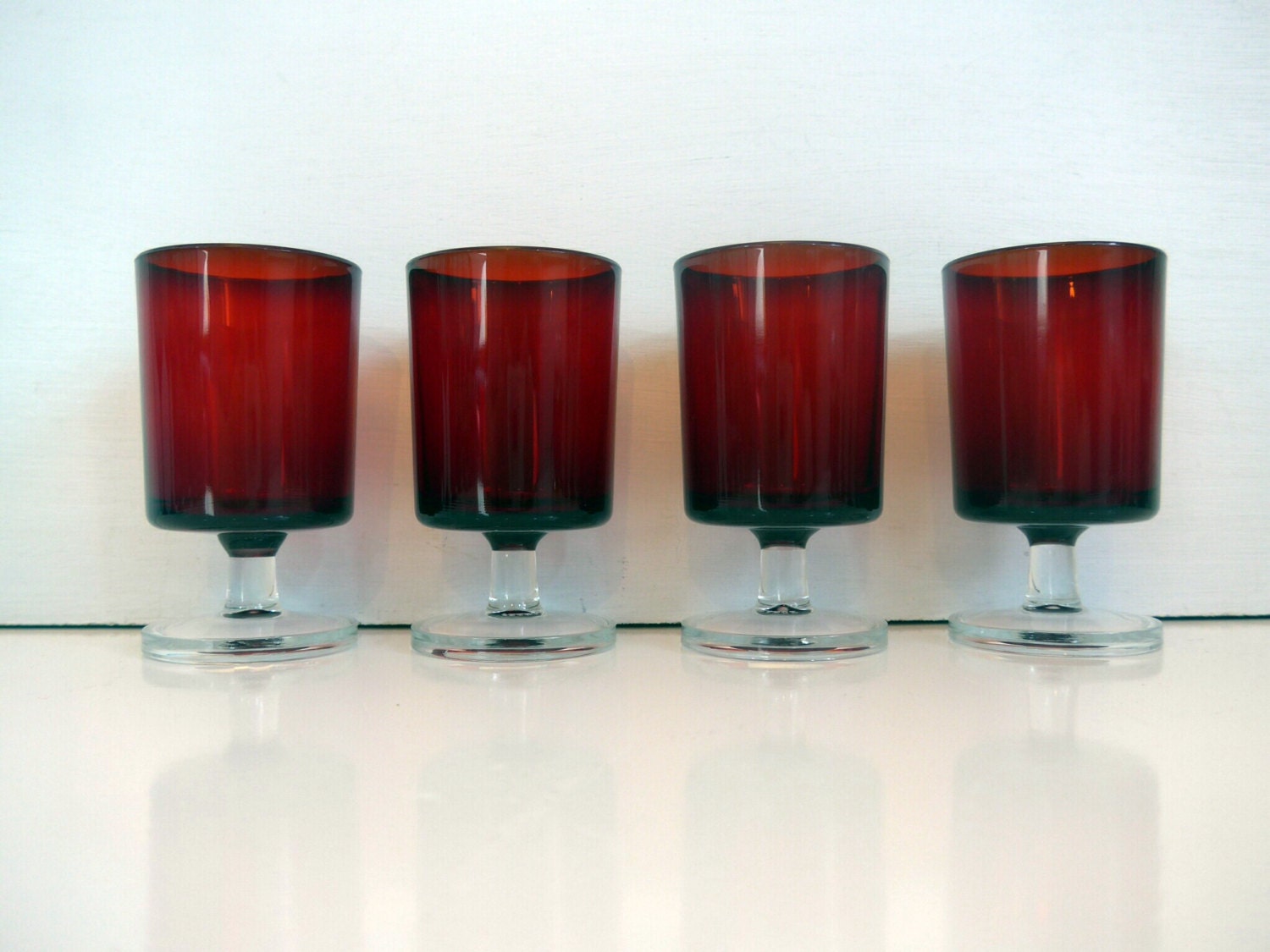 Vintage 1970s Luminarc Red Cordial Glasses//Set of Six *6*//Cristal D’Arques Durand Cavalier Ruby Glasses