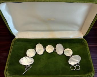 Vintage Mother-of-Pearl & Sterling Silver Chain Bracelet w/ Oval and Round Disc Shapes Encased in SS Frames - Retro Estate Jewelry