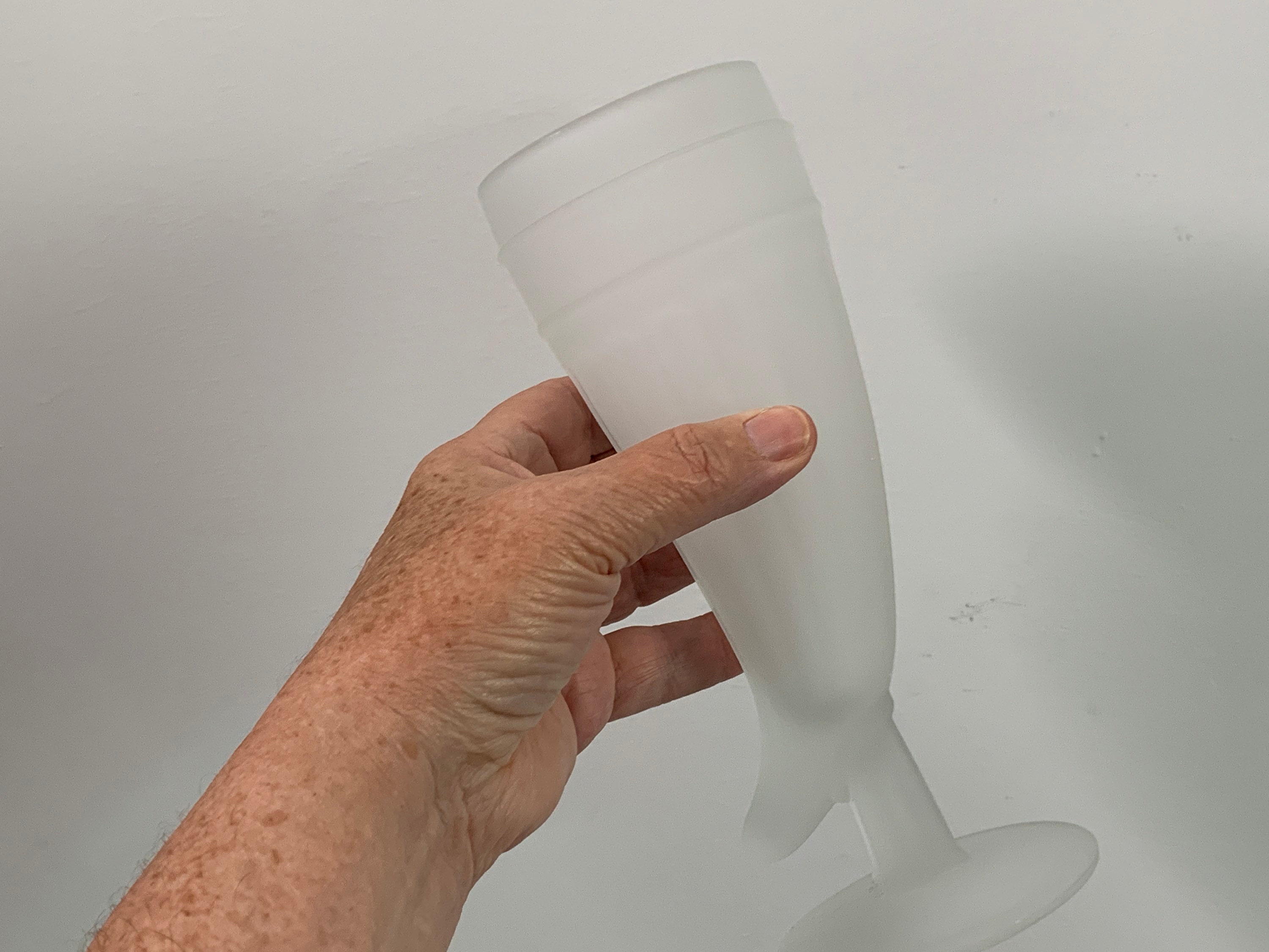 Vintage 4 Powder Horn Frosted Beer Glasses by Tiara Four White Retro