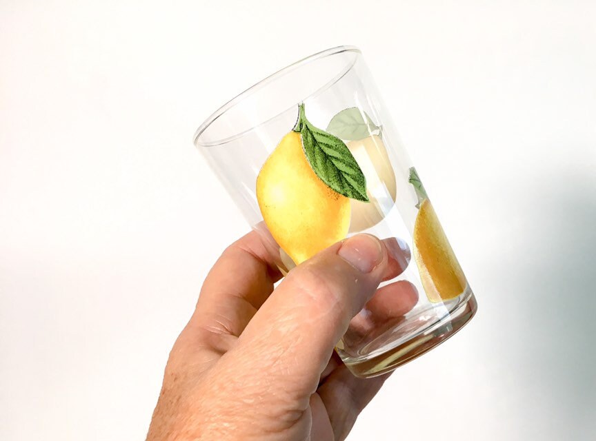 Set of 4 Vintage Fruit Design Juice Glasses Red Green Yellow Apple