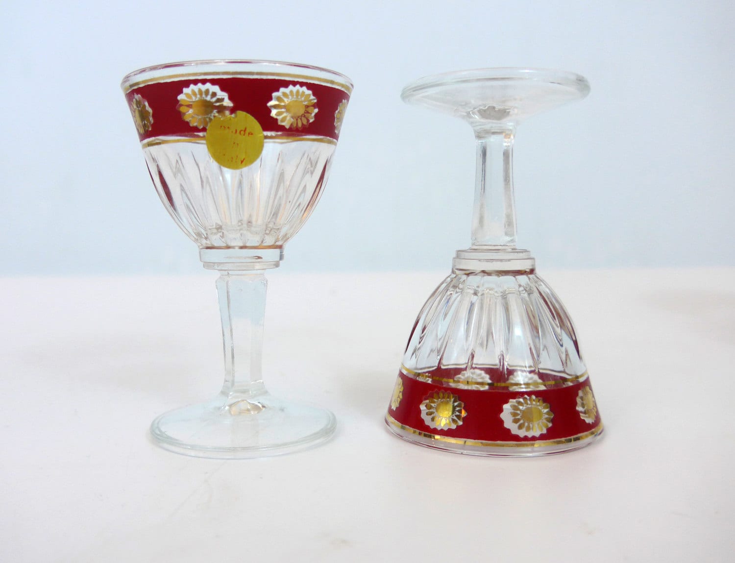 4 Vintage Cordials Wine Glasses Red & Gold Bands Gold Sunburst on Bowl