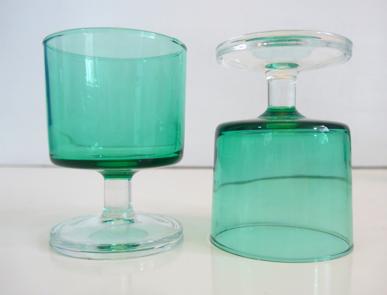 4 Vintage Emerald Green French Luminarc Wine Glasses 4 Luminarc Retro Green Glass Clear Stem Cordial Glasses 1970s Barware Glassware