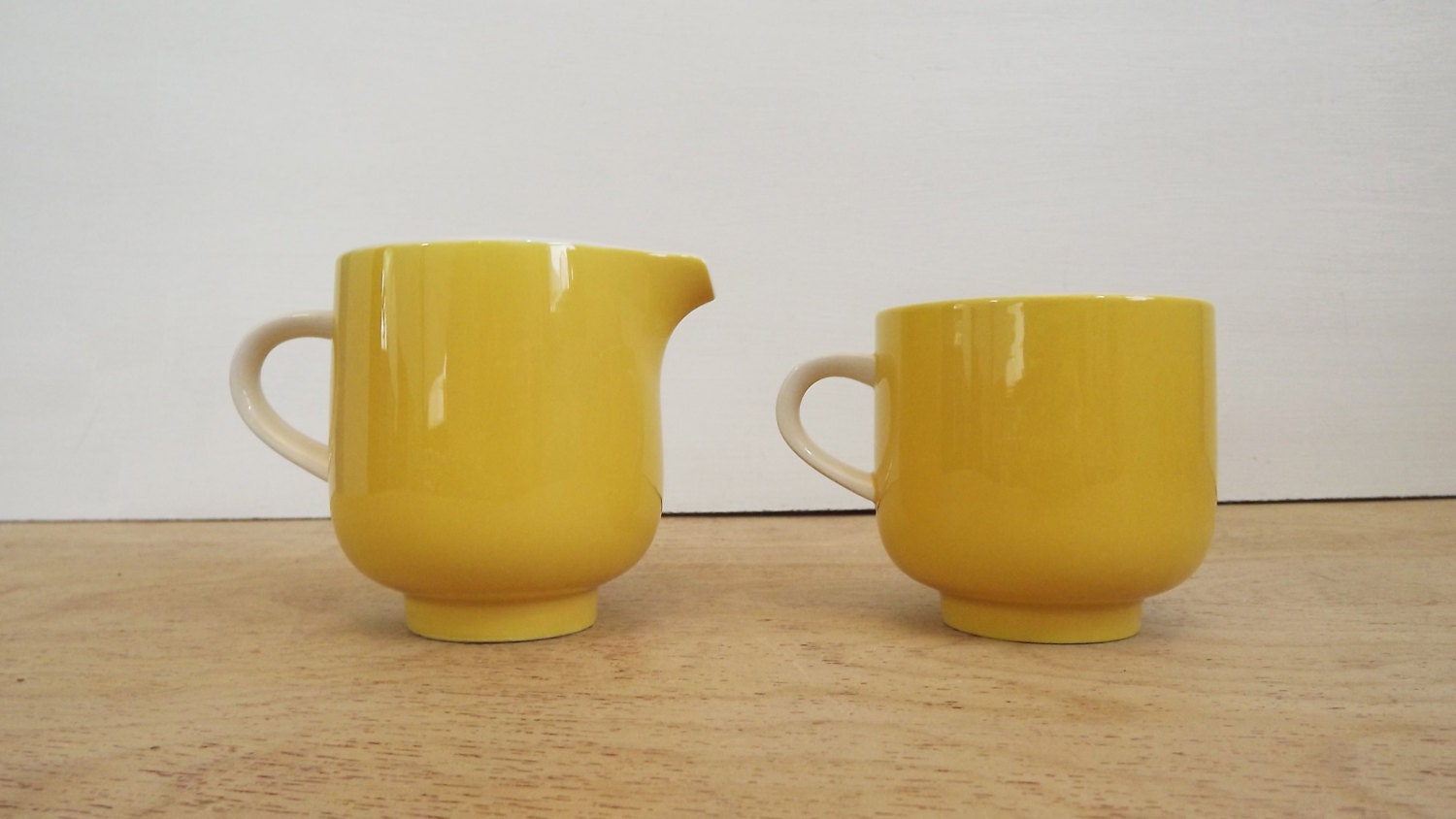 Vintage Set of 6 Beautiful Bright Yellow Premiere Colorama Coffee / Tea