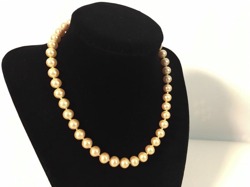 Retro Pearl Necklace w/ Gold Filigree Clasp - Vintage Faux Light Tan ...