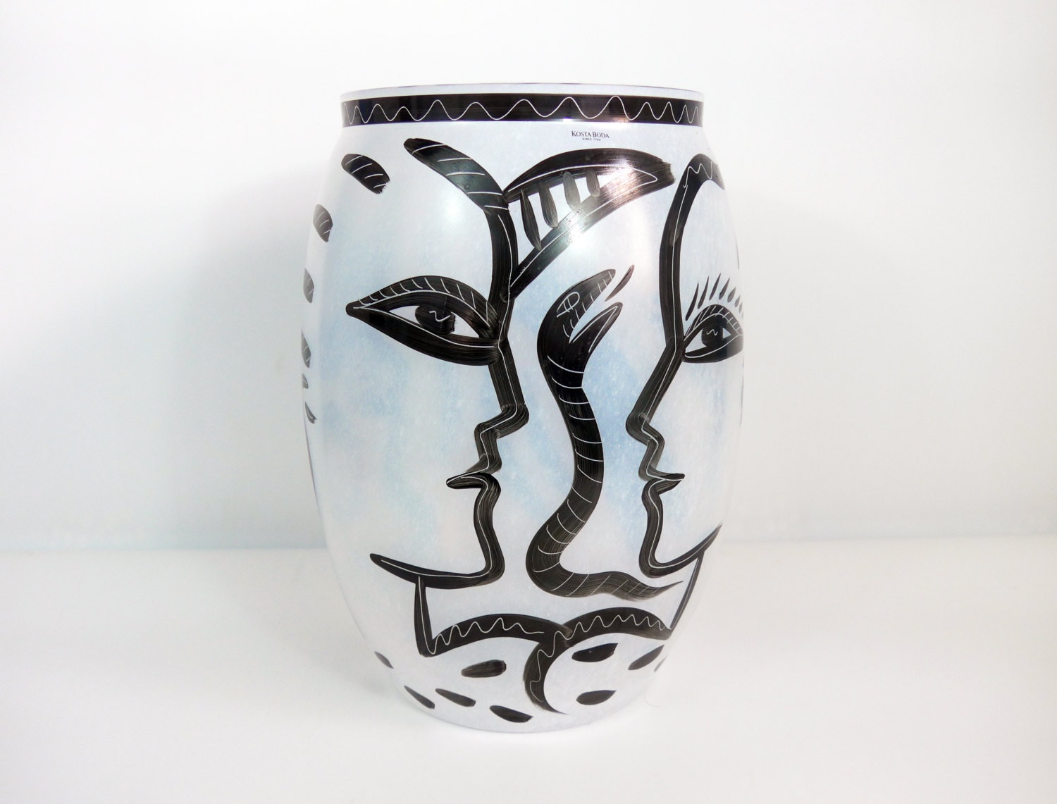 Vintage LARGE Kosta Boda Caramba Vase White & Black Glass Art Ulrica